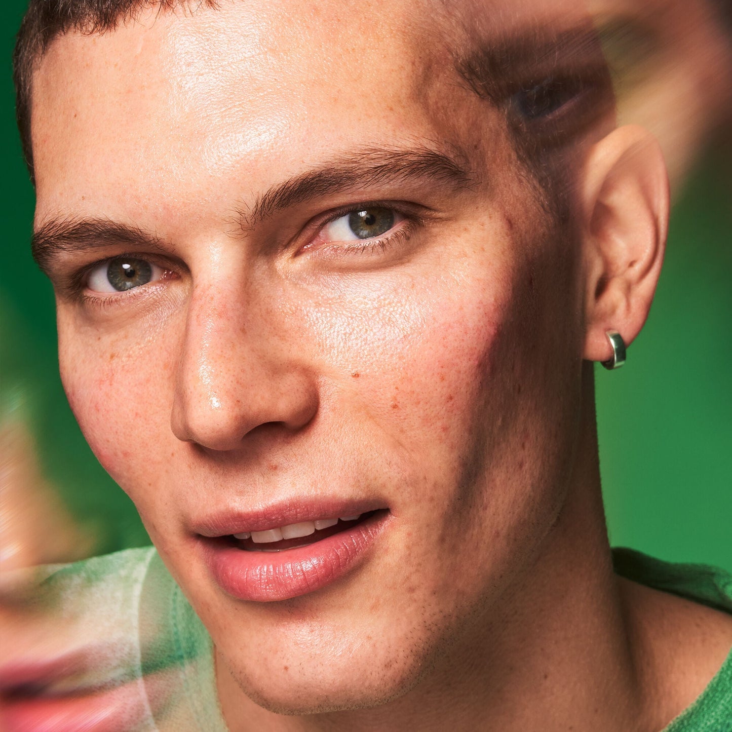 plz-clarify-facial-oil-s9 100924_SKIN_Jean_PlzC_EndLook_0036_v1_RGB_IGF.jpg