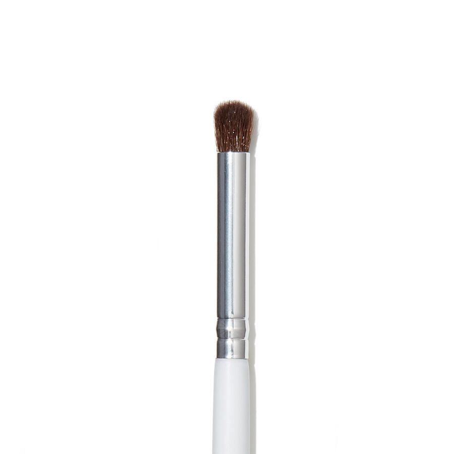 eye-crease-brush-p6 1823_EyeCreaseBrush_Macro.jpg