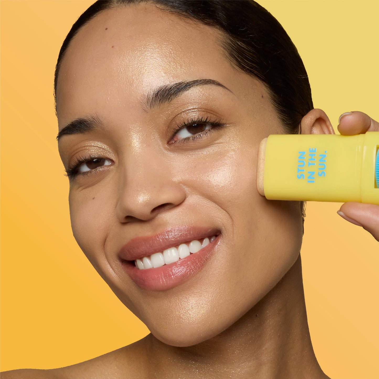 suntouchable-invisi-stick-spf-50-glitz-g0 57109_SUNTOUCHABLES_INVISI_STICK_CELINE_0221_V5.jpg